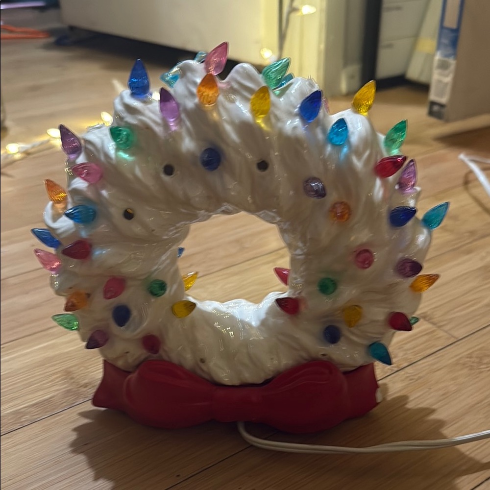 Vintage Festive Wreath Light Decor with Multicolor Bulbs
